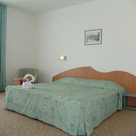 Mena Palace Hotel Slăntjev Brjag Exteriör bild