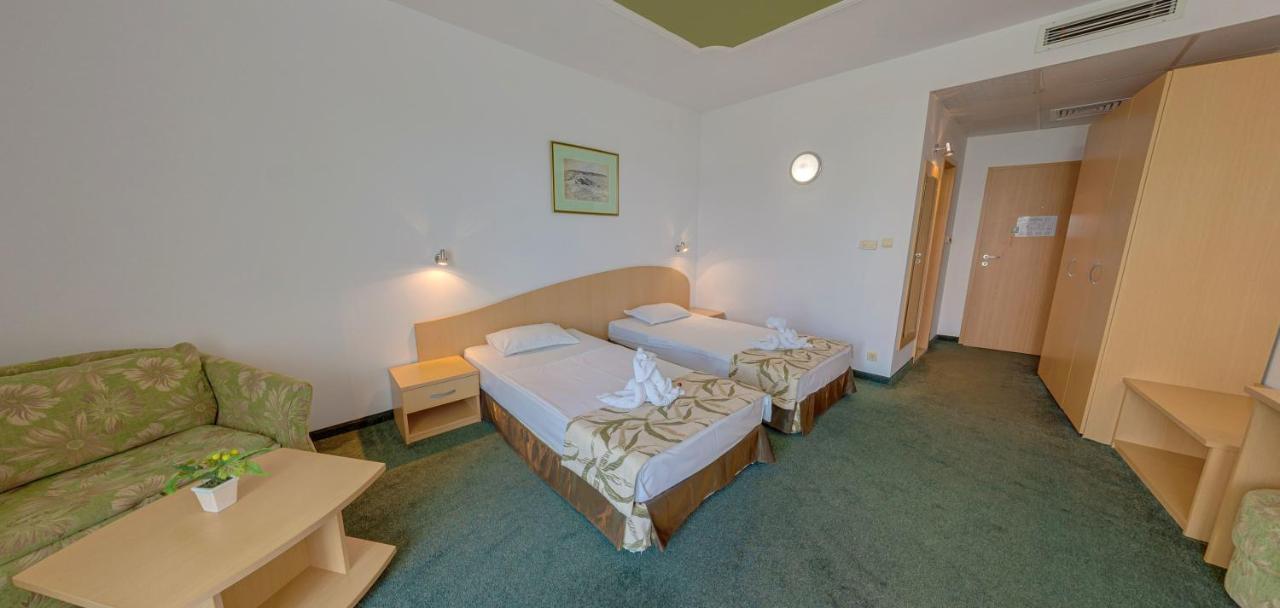 Mena Palace Hotel Slăntjev Brjag Exteriör bild