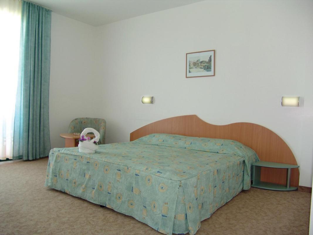 Mena Palace Hotel Slăntjev Brjag Exteriör bild