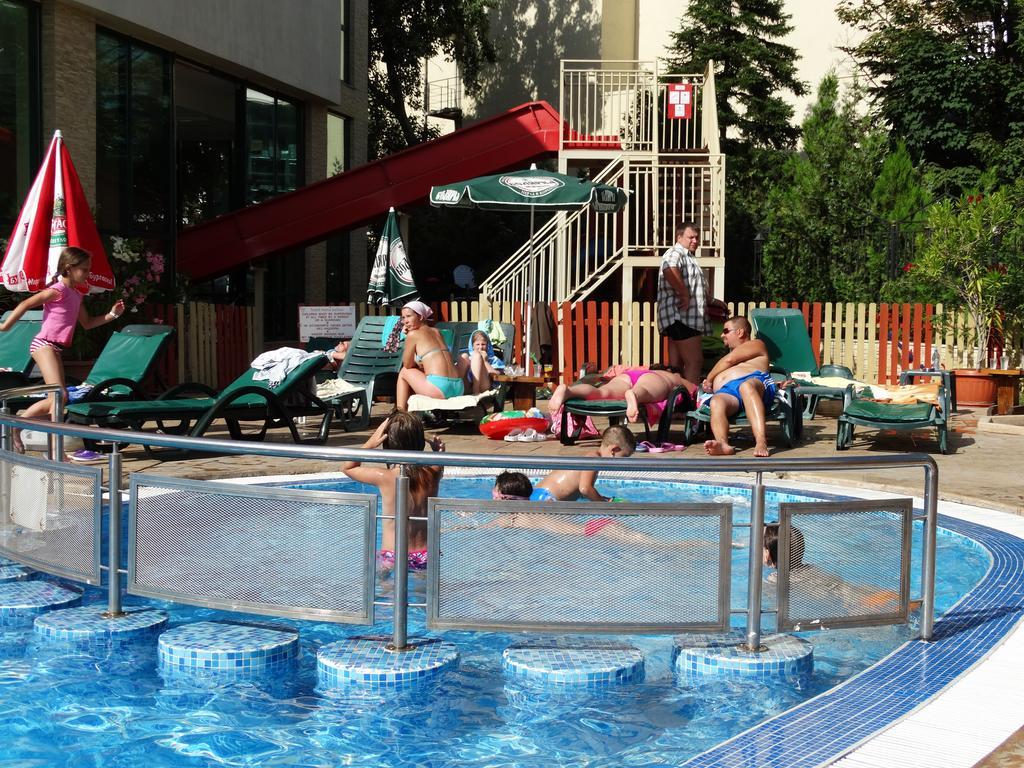 Mena Palace Hotel Slăntjev Brjag Exteriör bild