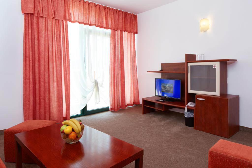 Mena Palace Hotel Slăntjev Brjag Exteriör bild