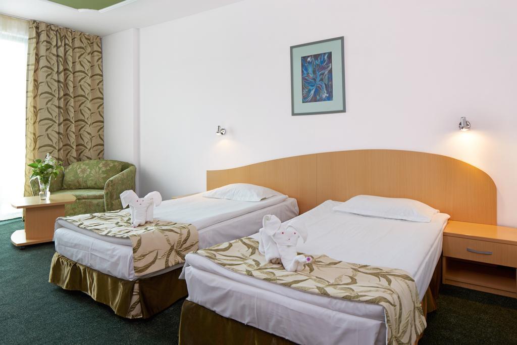 Mena Palace Hotel Slăntjev Brjag Exteriör bild