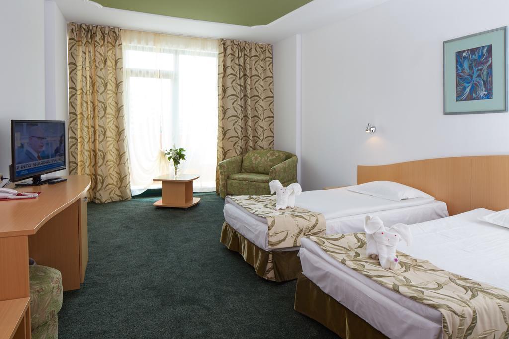 Mena Palace Hotel Slăntjev Brjag Exteriör bild