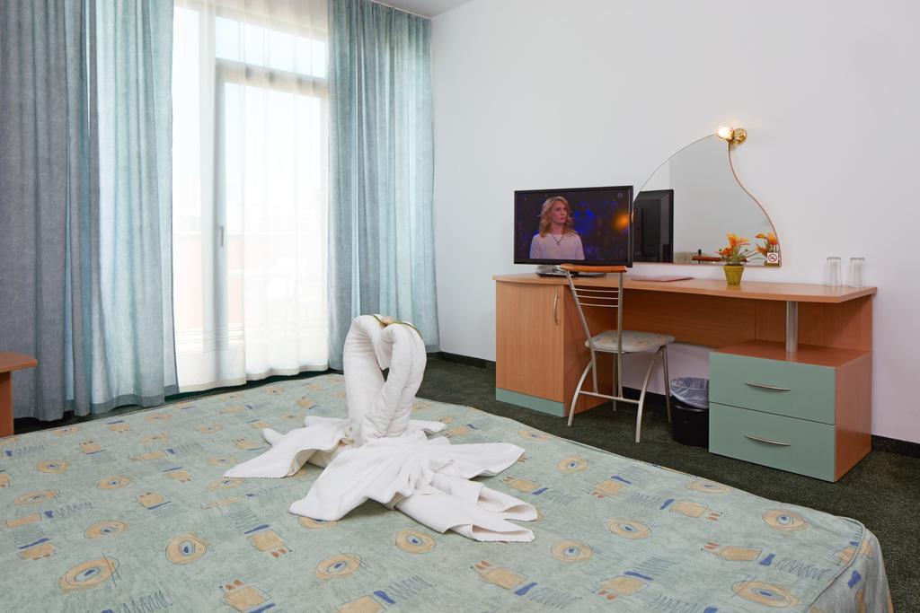 Mena Palace Hotel Slăntjev Brjag Exteriör bild