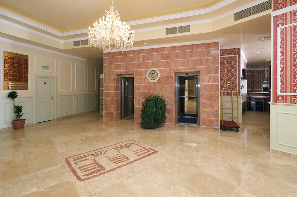 Mena Palace Hotel Slăntjev Brjag Exteriör bild