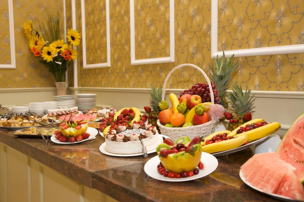 Mena Palace Hotel Slăntjev Brjag Exteriör bild