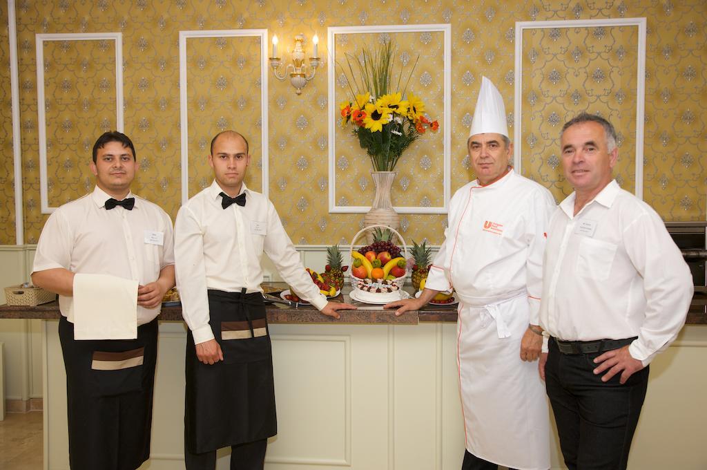 Mena Palace Hotel Slăntjev Brjag Exteriör bild