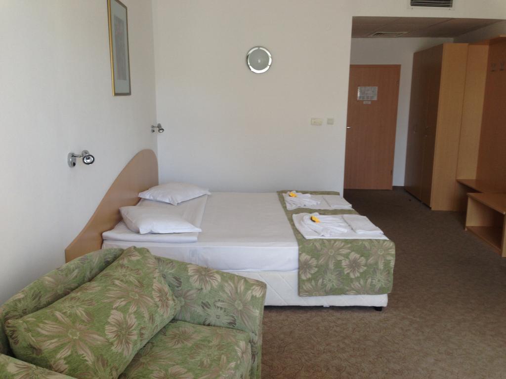 Mena Palace Hotel Slăntjev Brjag Exteriör bild