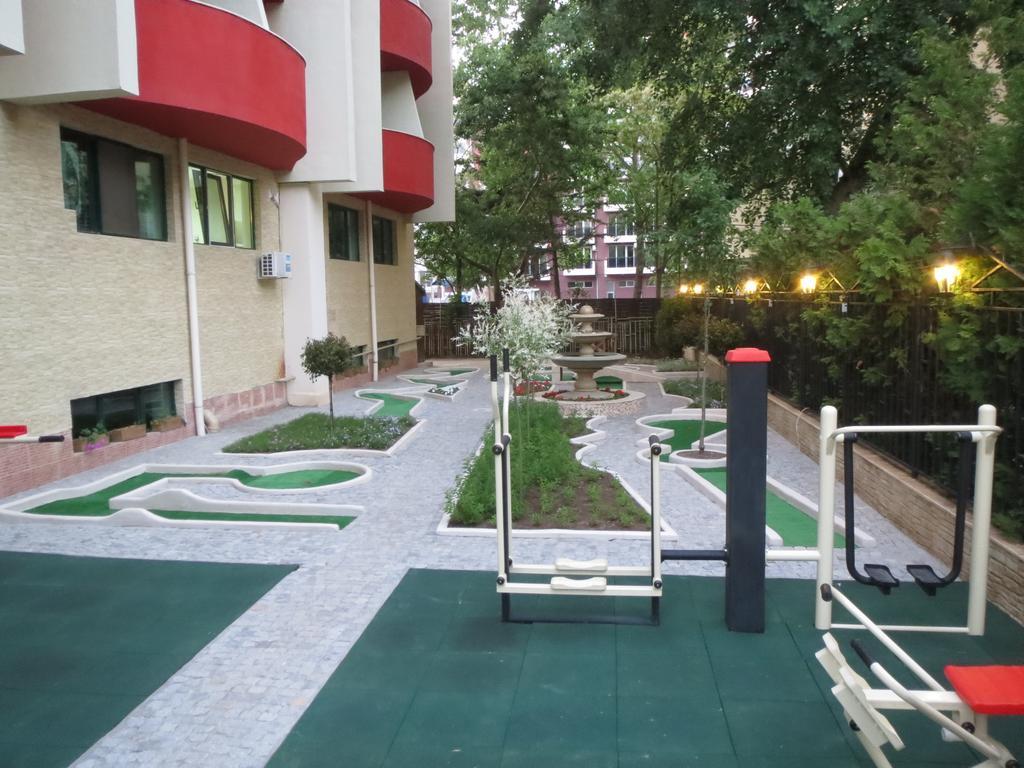 Mena Palace Hotel Slăntjev Brjag Exteriör bild